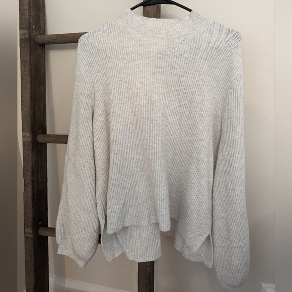 NWOT Kaisely Sweater Size Large - Picture 1 of 4
